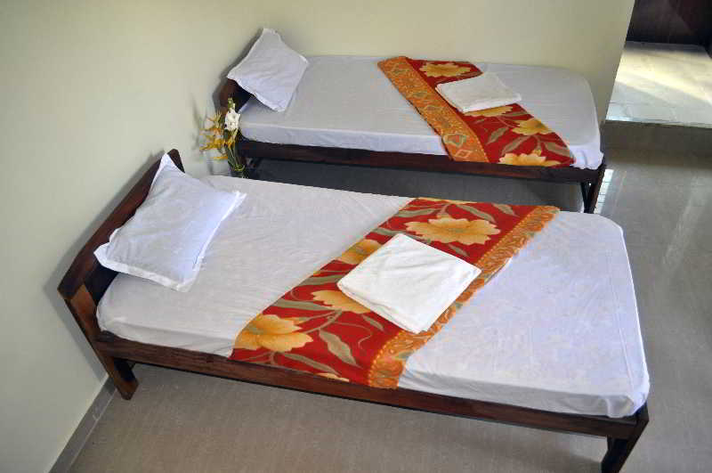 Oasis Beach Resort Гоа Экстерьер фото